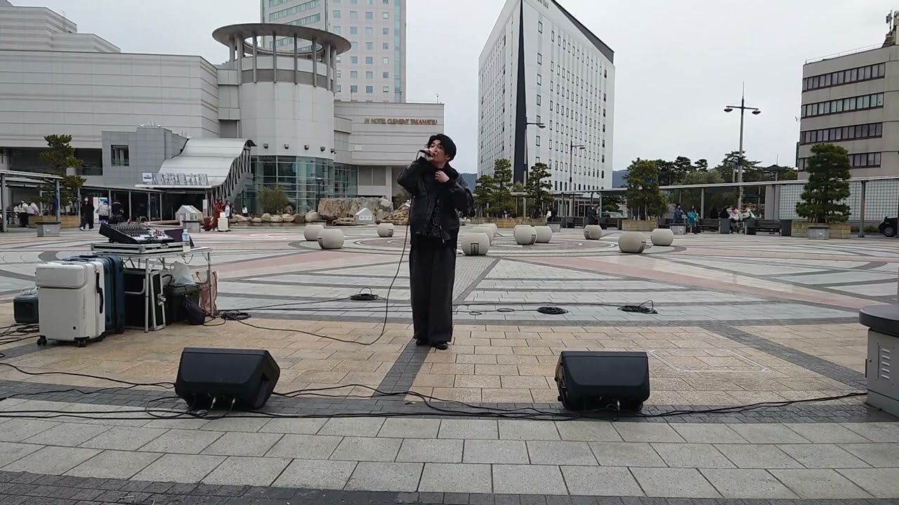 高松駅公認ストリートLIVE　山田翼くん　虹　　2月8日