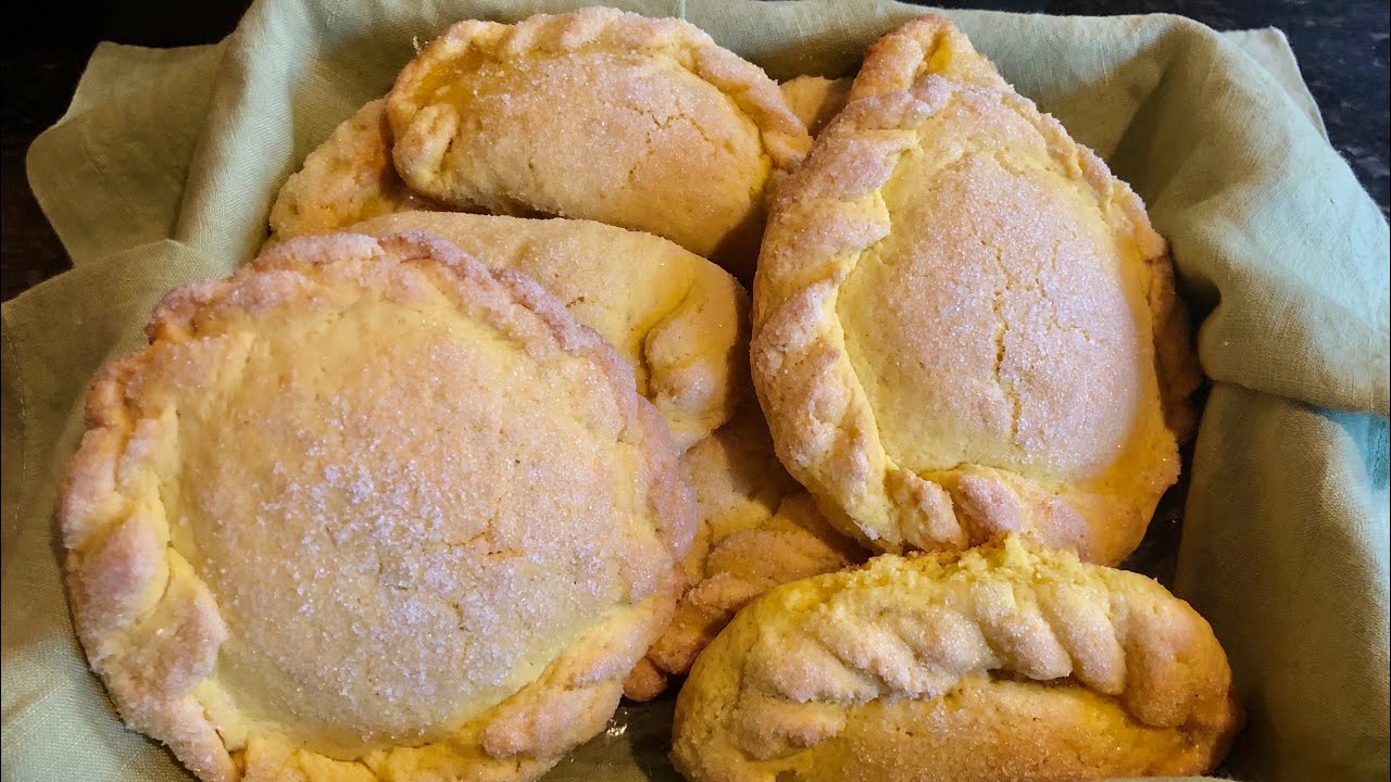 Pastelitos de Piña Salvadoreños/Salvadoran Pineapple Pastelitos