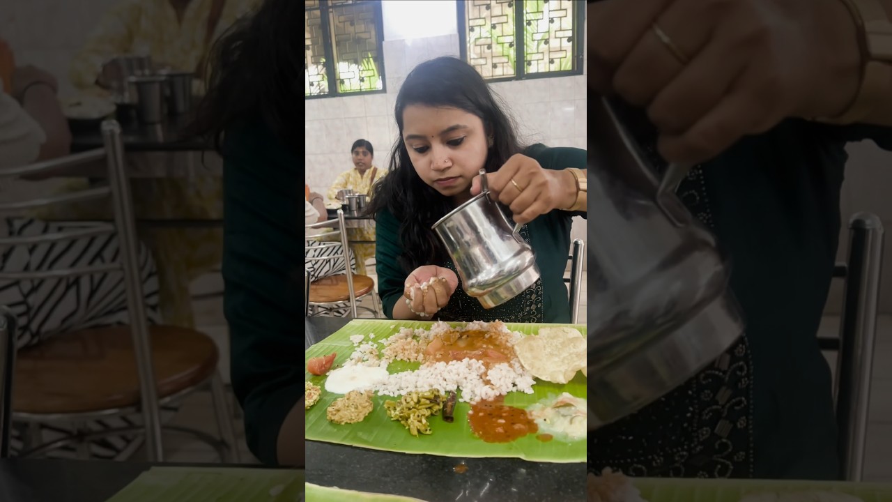 Best Sadhya hotel at guruvayoor  #sadhya #guruvayoor #vegetable #hotel #foodblogger