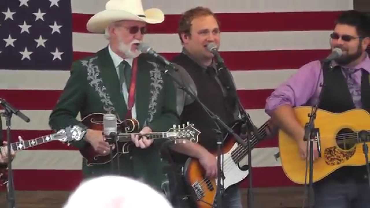 Doyle Lawson & Quicksilver - Tennessee Banjo Man