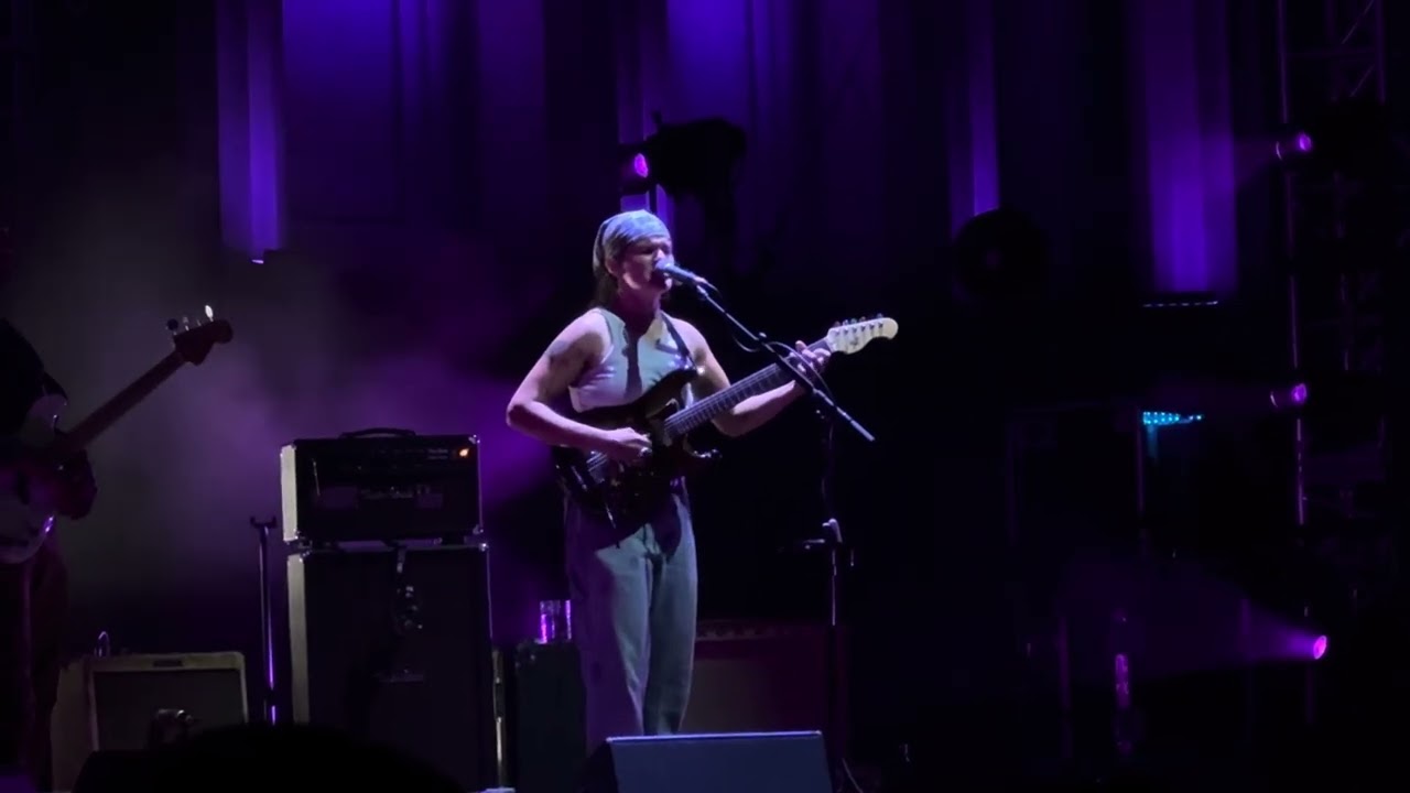 Adrianne Lenker Big Thief Double Infinity solo @ Berkeley