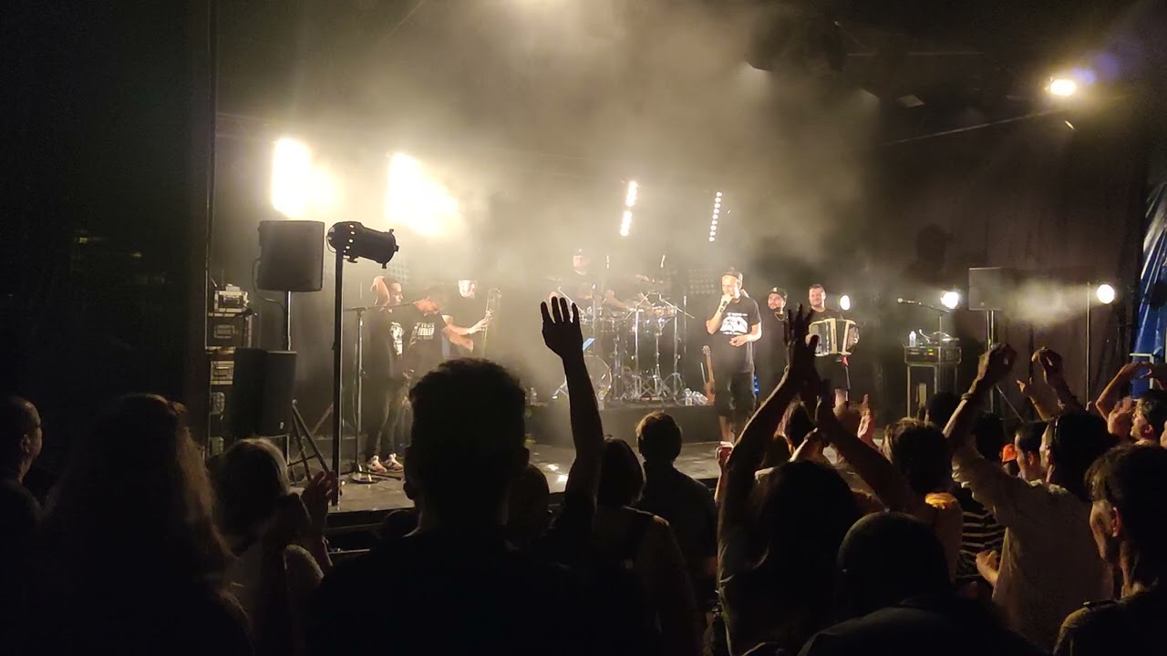 Sidi Wacho - live parc fantasia Annemasse - que sigue la fiesta !