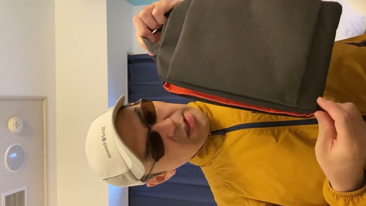 解説動画　全盲視覚障害者　一人旅　リュックの中身全部見せます　電子機器　デジモノ　編