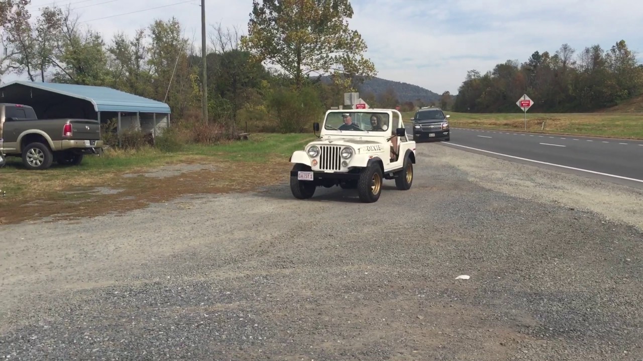 Catherine Bach arriving at Cooter's driving Daisy's Jeep