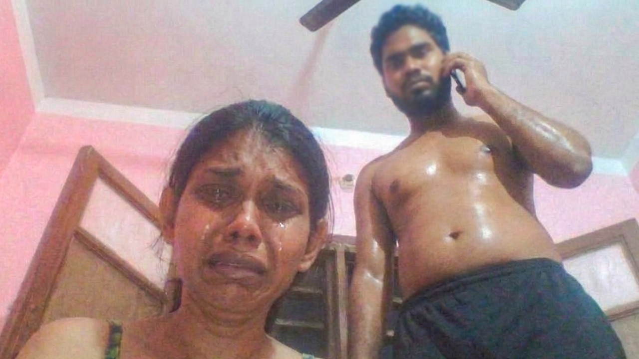 Scammer CRIES After I HACK Her Live Webcam!