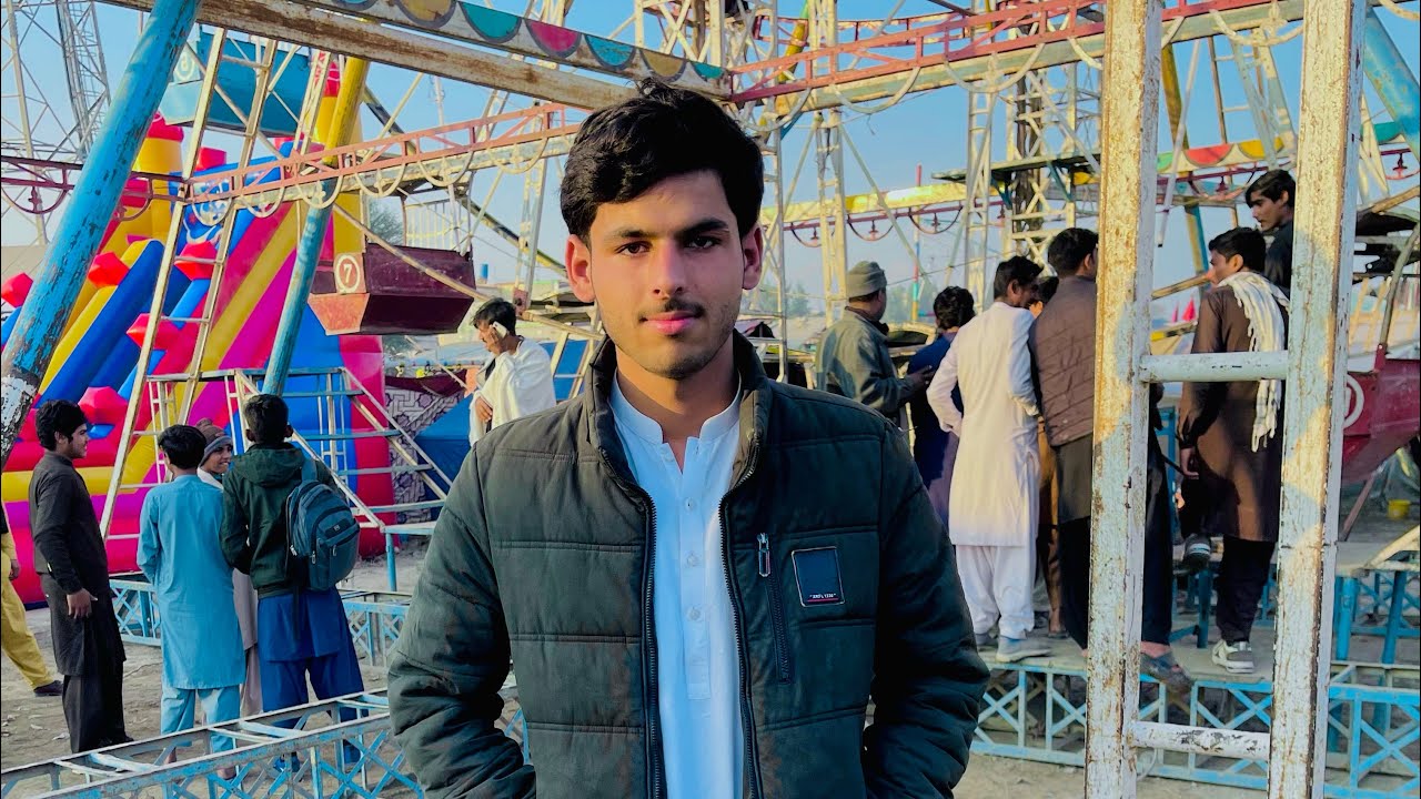 New veloge aj # friends kay sat gahay thay # not miss end ?