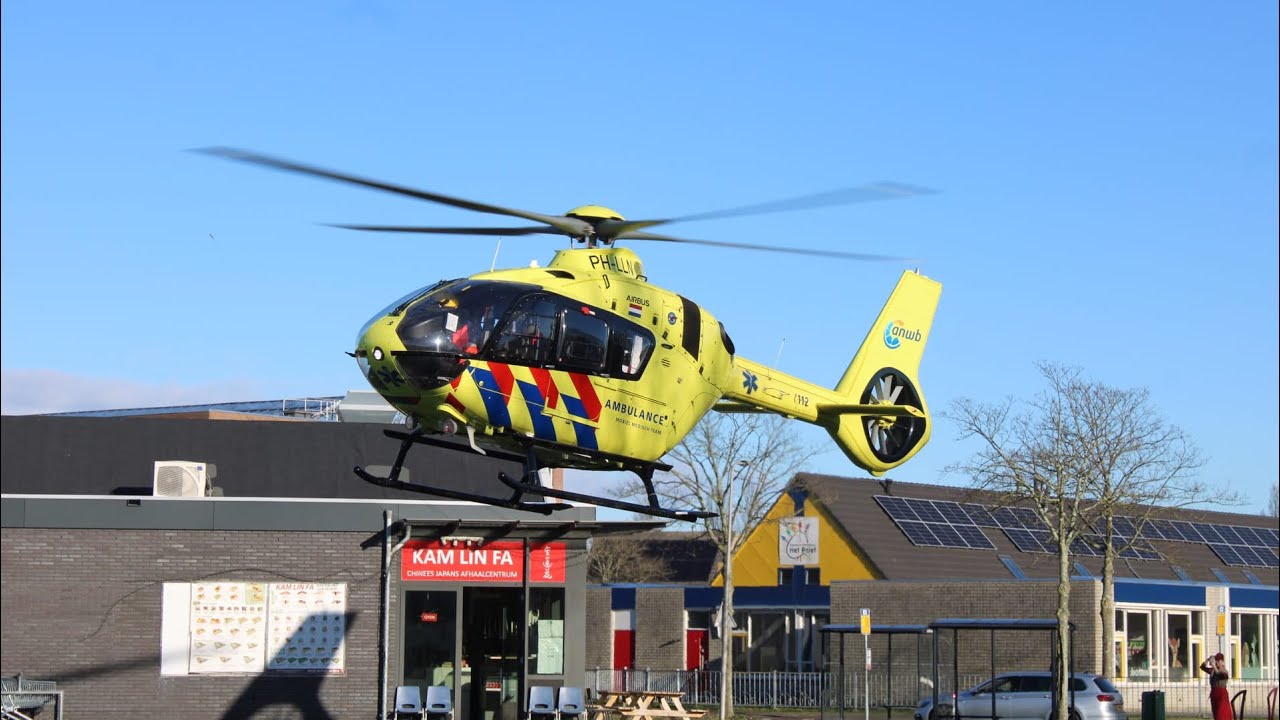 Lifeliner 1 stijgt op na een medische noodsituatie in Hellevoetsluis!!