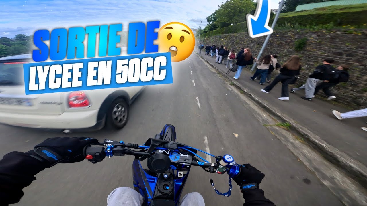 LYCÉE en 50cc : je DOUBLE une voiture… il S’ÉNERVE ! 😱