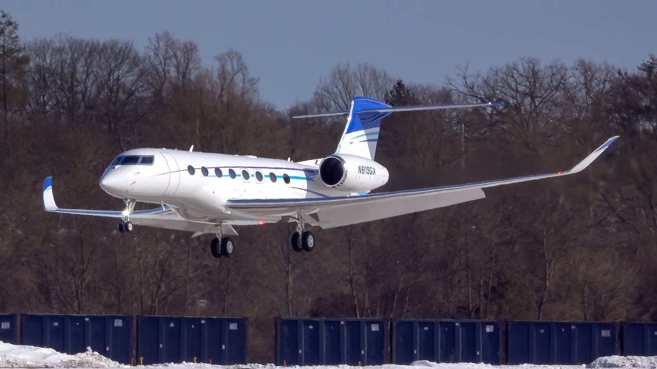 Brand New Gulfstream G800 Lands in 50 MPH Winds