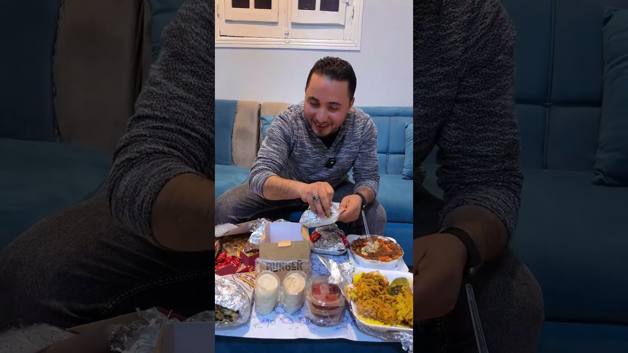 3 شباب اخوات فاتحين مطعم بسيط مع بعض هيقلبو بيه الدنيا 😍❤️