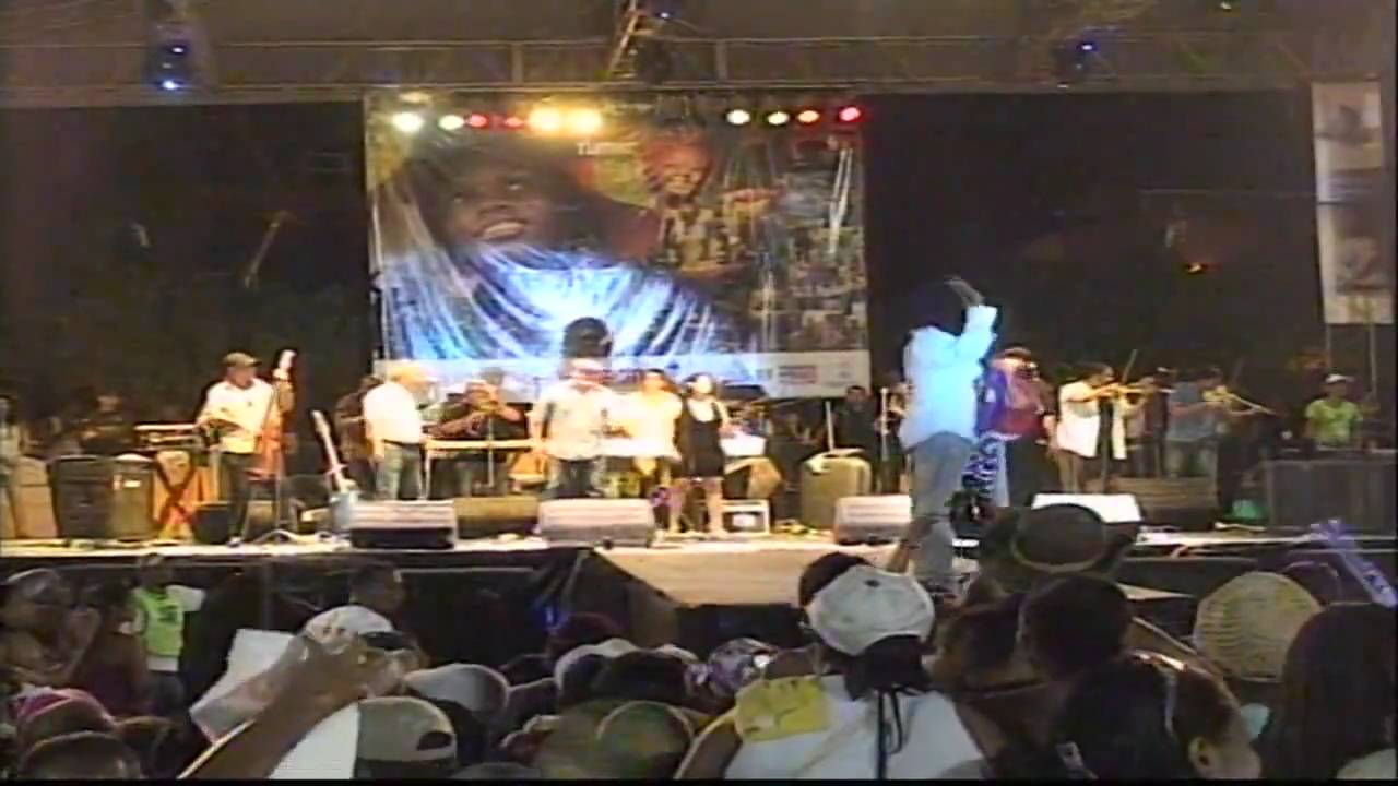 carnaval de tumaco 2011 - los van van 09  DE IGUAL A IGUAL (CAPELLA) Y ESTE AMOR QUE SE MUERE