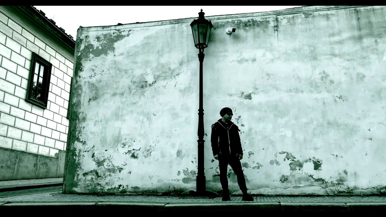 Lakeside X - THE GARDEN OF WALKING TREES (strange videos from times when love disappears)