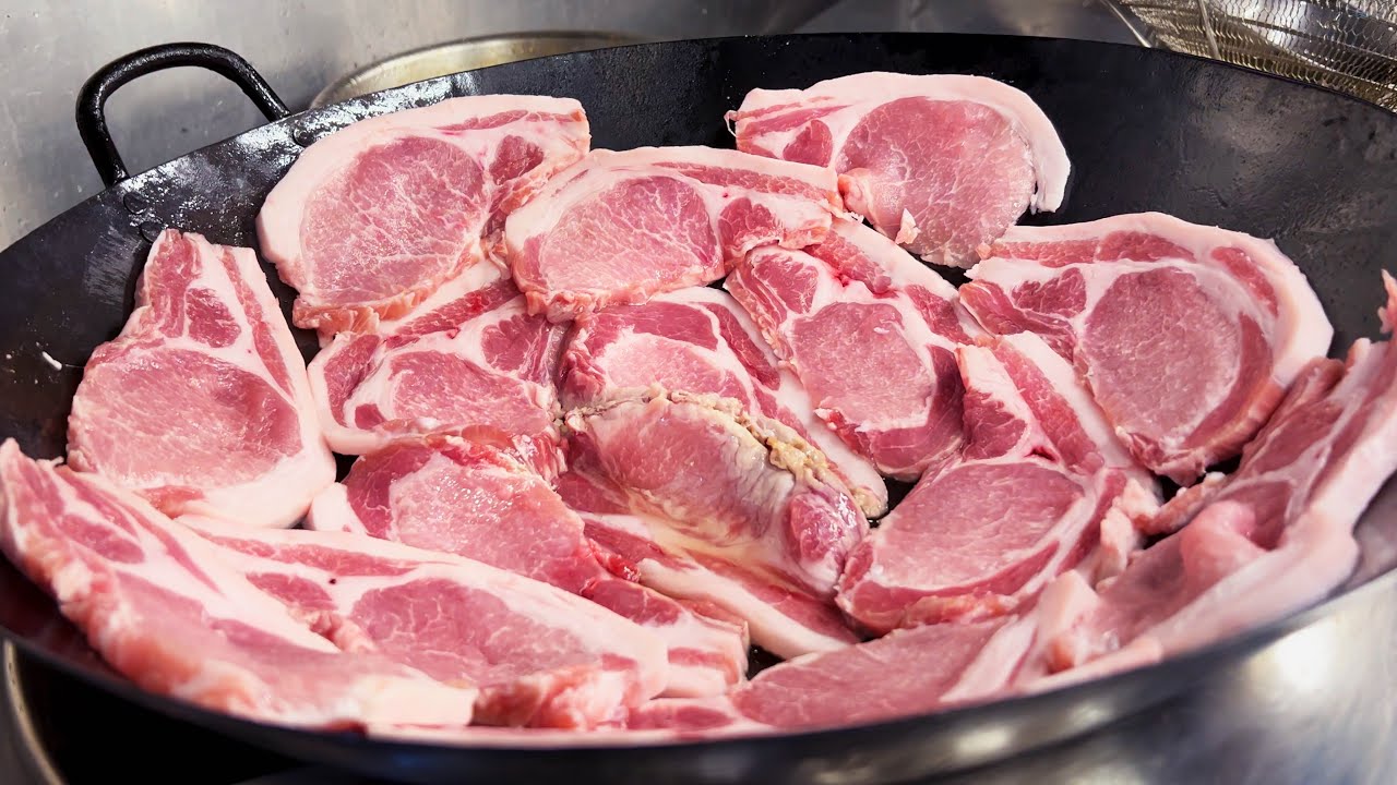 回鍋肉丼とは。What is twice cooked pork bowl？