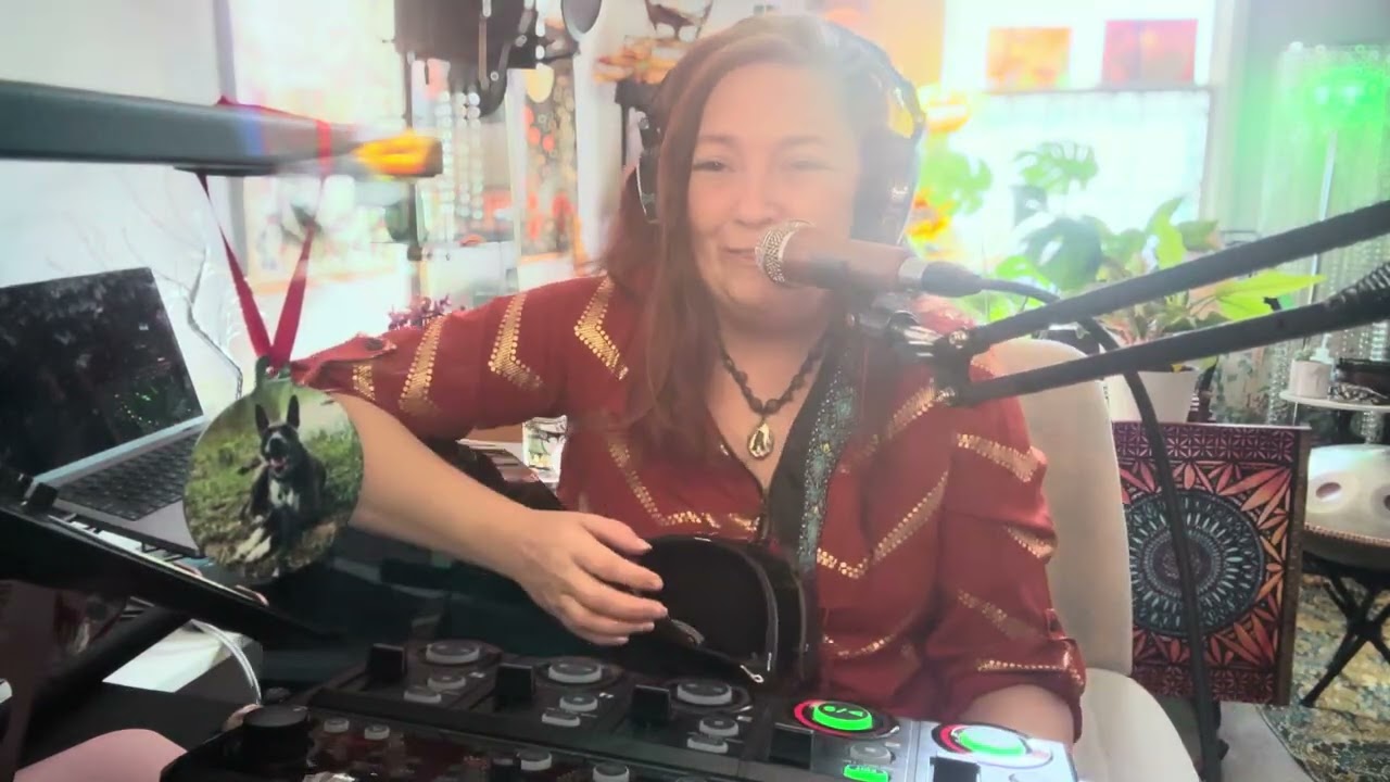 Loopy Coffee Break - I Find Love