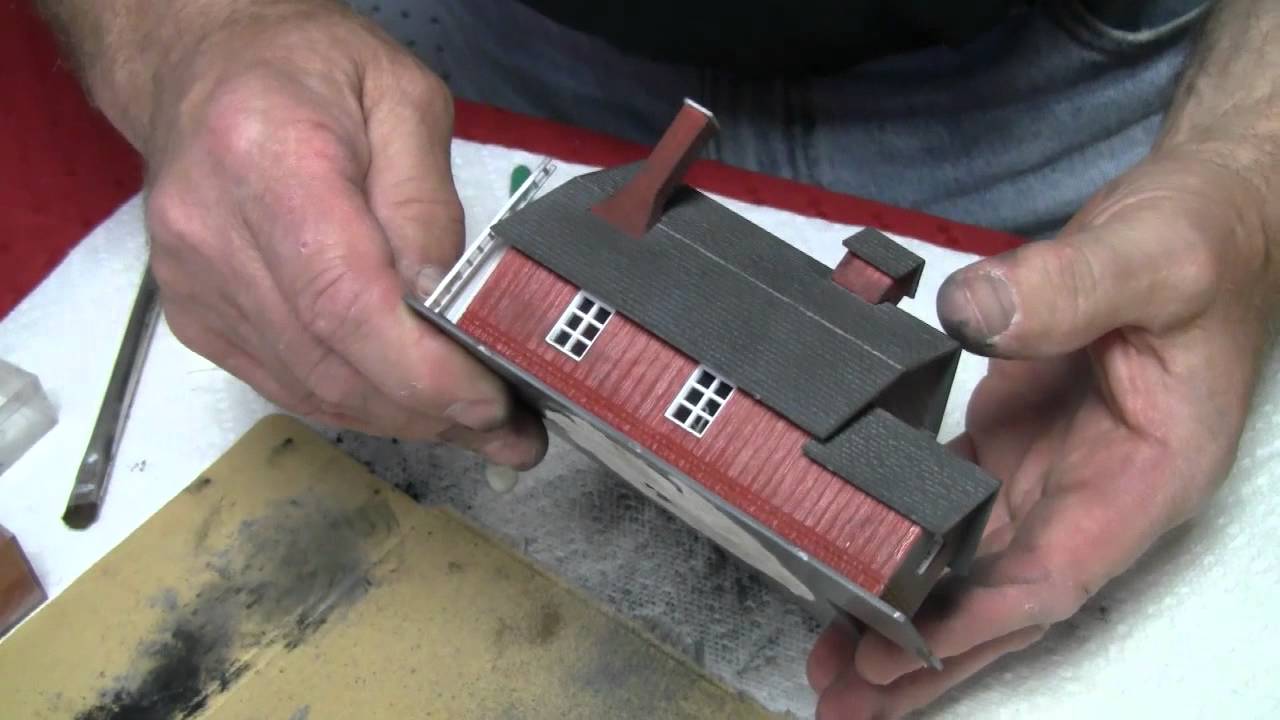 Basic Model Train Scenery Tutorial #3 - How to weather buildings with chalk