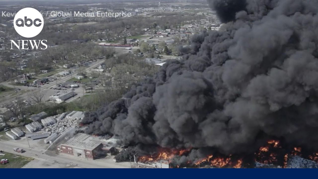 &lsquo;Worst-case scenario&rsquo; l Indiana recycling plant fire