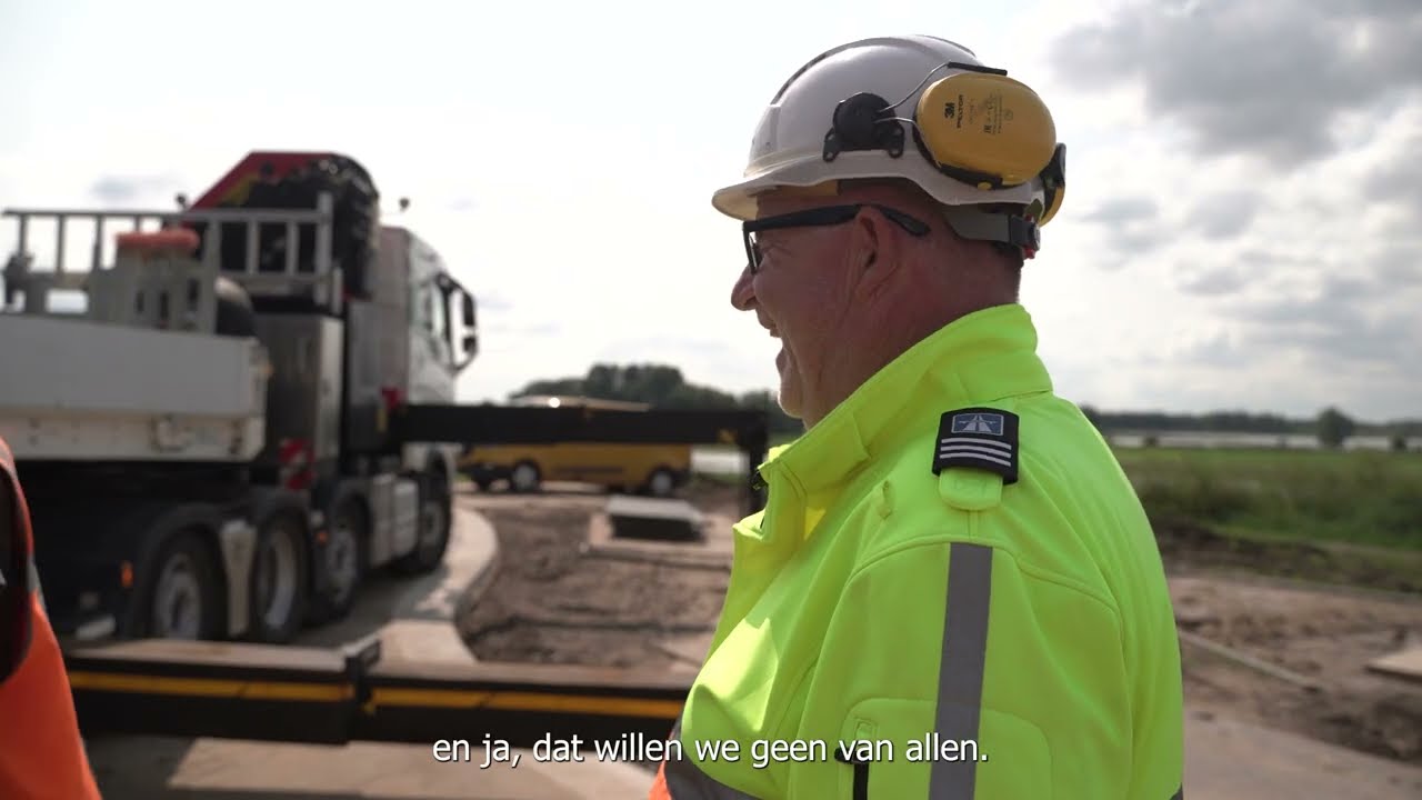 video veiligheid met verkeersregelaar