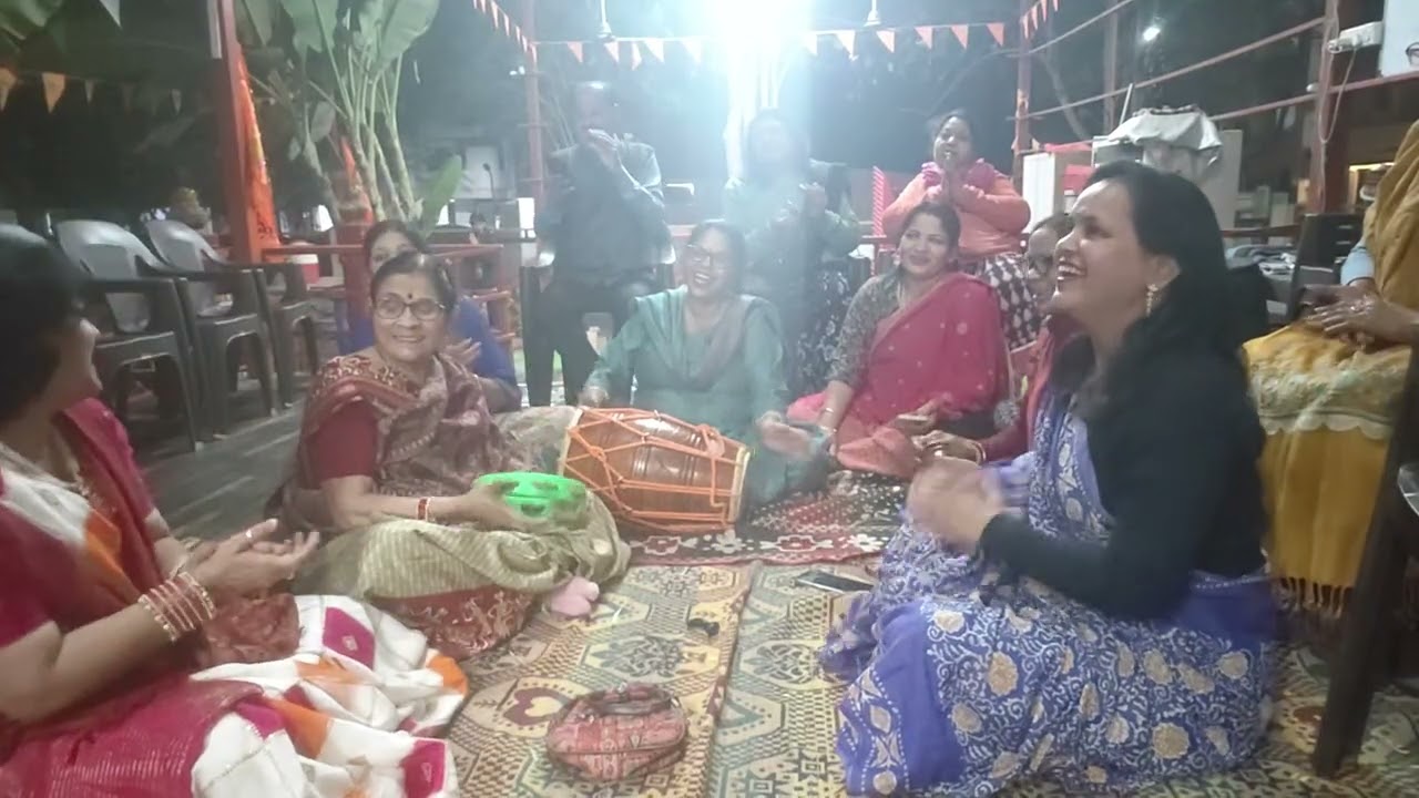 मनिहारी का 🦚भेष बनाया श्याम चूड़ी बेचने आया | कृष्णभजन | with Lyrics 