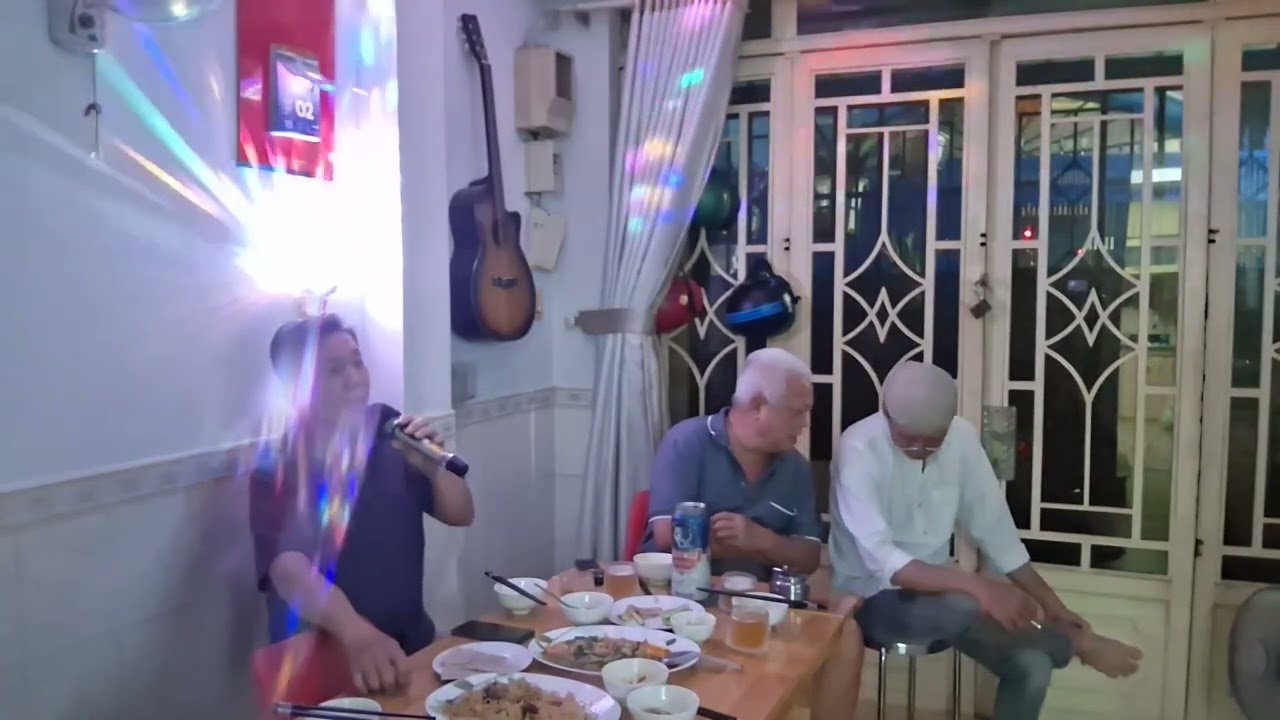 EM ĐÃ THẤY MÙA XUÂN CHƯA - Sáng tác: Quốc Dũng - Trình bày: Mê Ca Bất Chấp