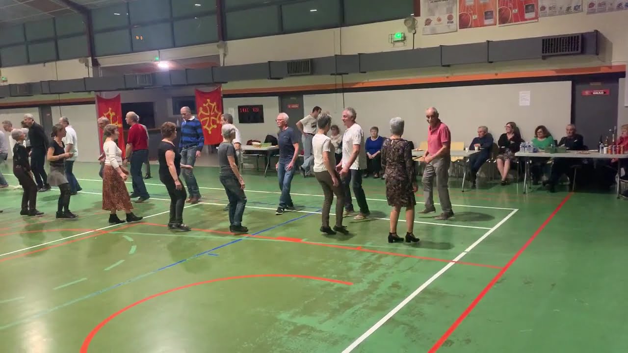 La Calvinhade dansée à Saint Nauphary 82 avec 