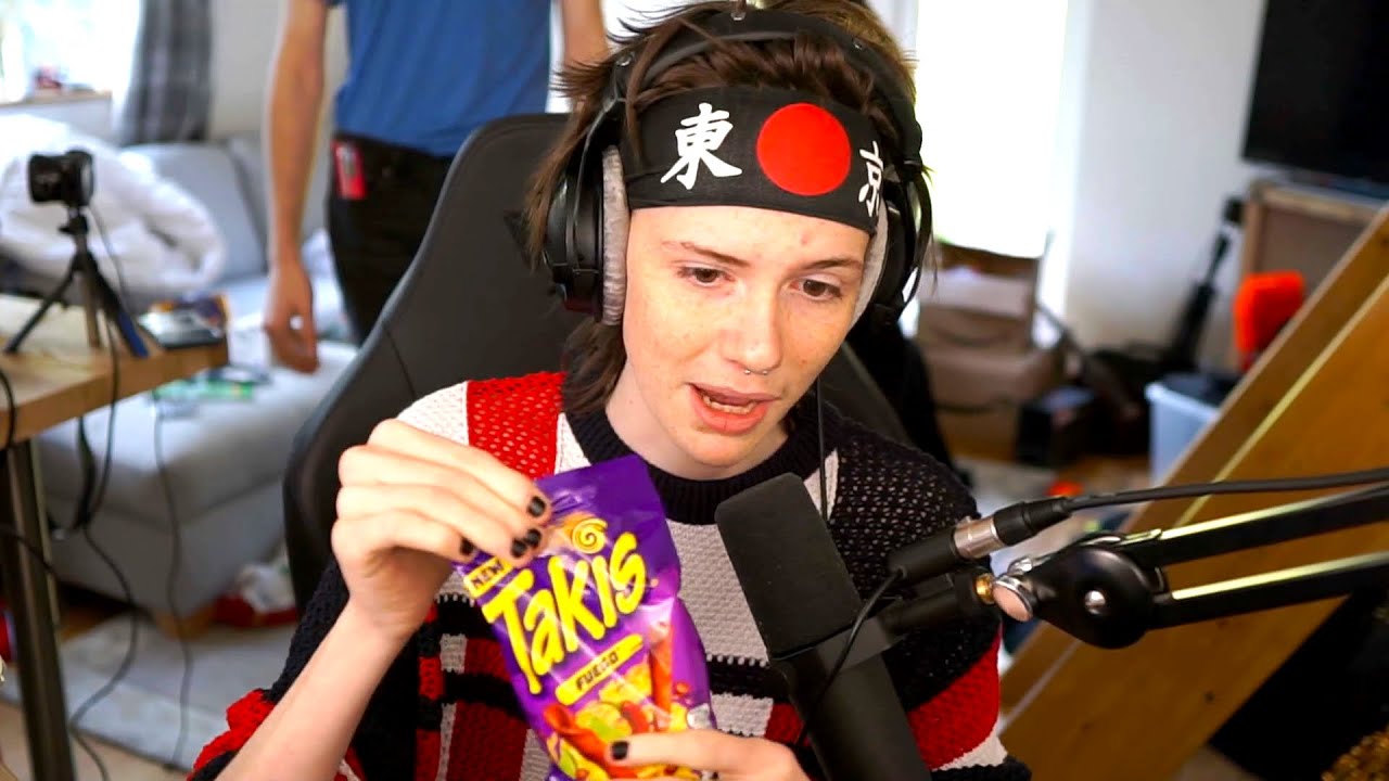 Billzo Tries TAKIS For the First Time!
