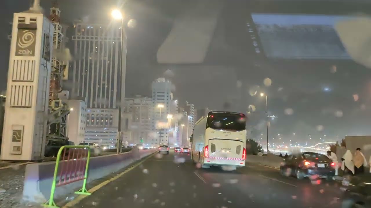 شاهد أمطار مكة المكرمة أخر ليلة من رمضان 