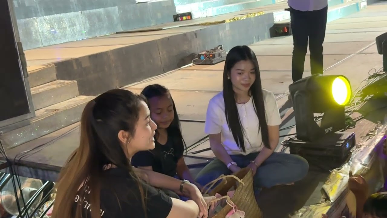 เกิดอะไรขึ้นพี่หมอนอิงถึงกับทำแบบนี้#อุ๋งอิ๋งเพชรบ้านแพง #สาวน้อยเพชรบ้านแพง 