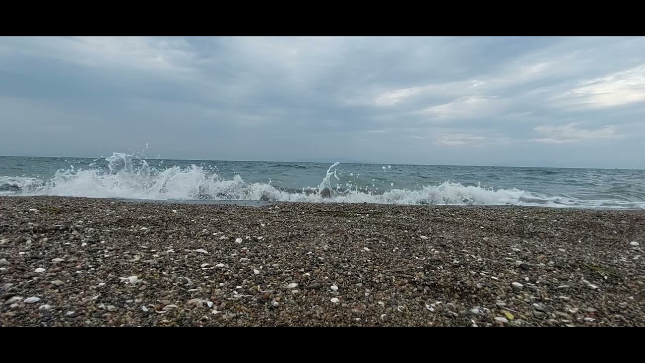 Waves to Beach in Çeşmealtı