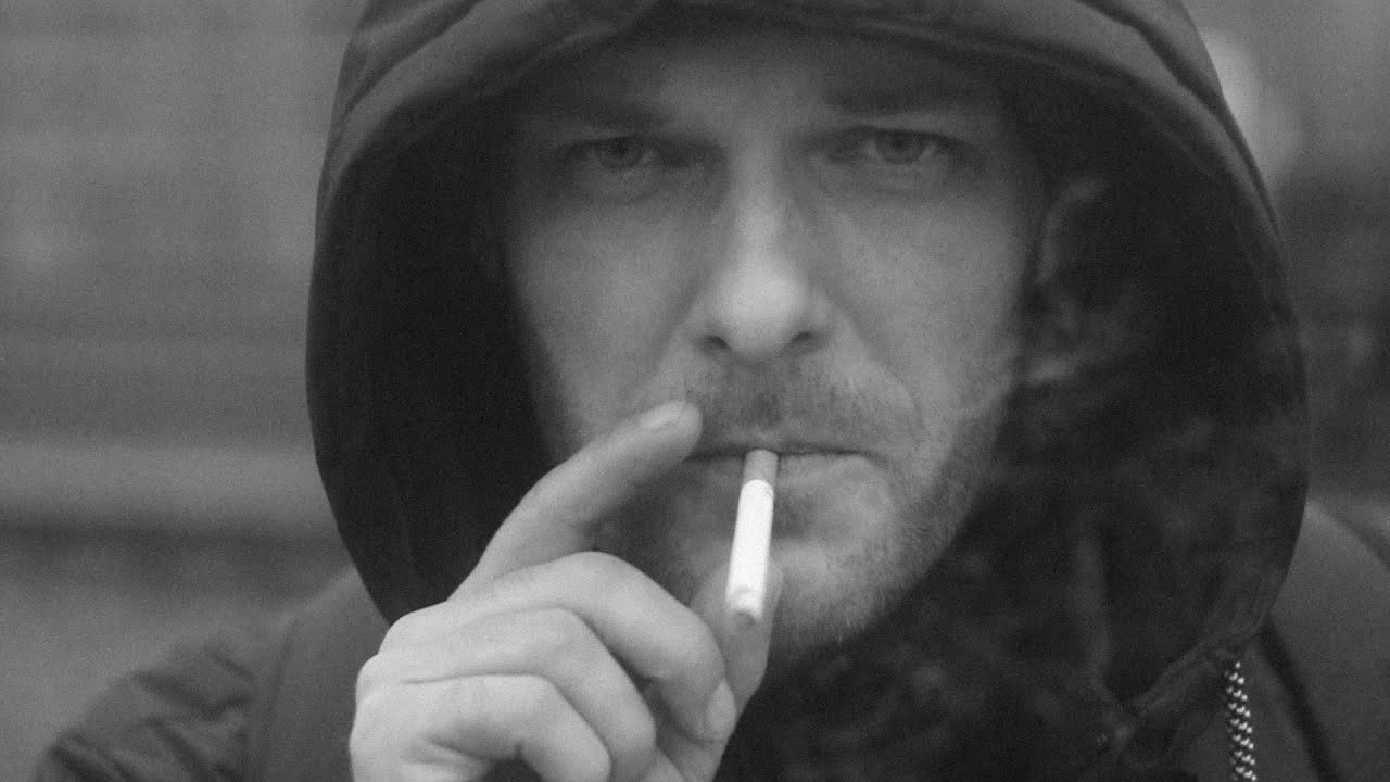Vneumicky x Kratochv&iacute;l - Hovor s babi ( Official Video )