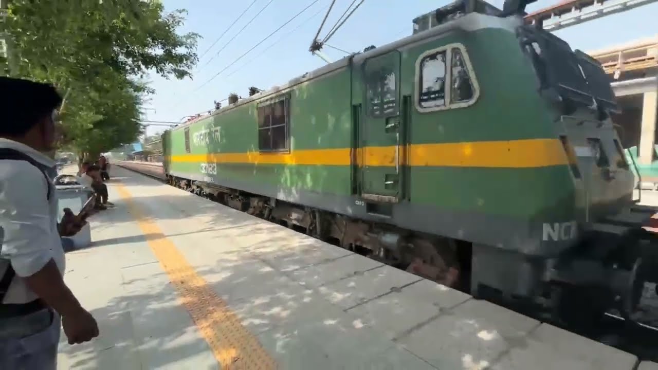 Perfect CROSSING Trains | WAG9+WAG5 Electric Good,s TRAIN || Indian Railways