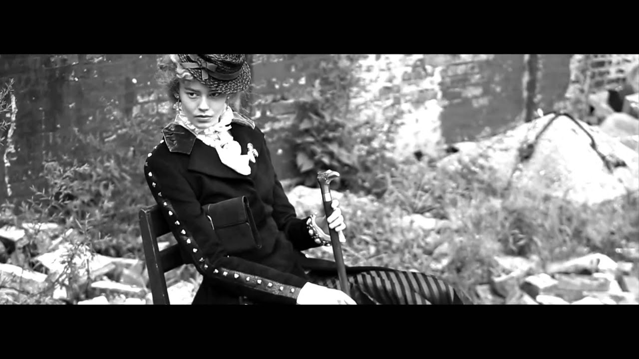 Vogue Italia October 2013 Modern Eccentric by Steven Meisel