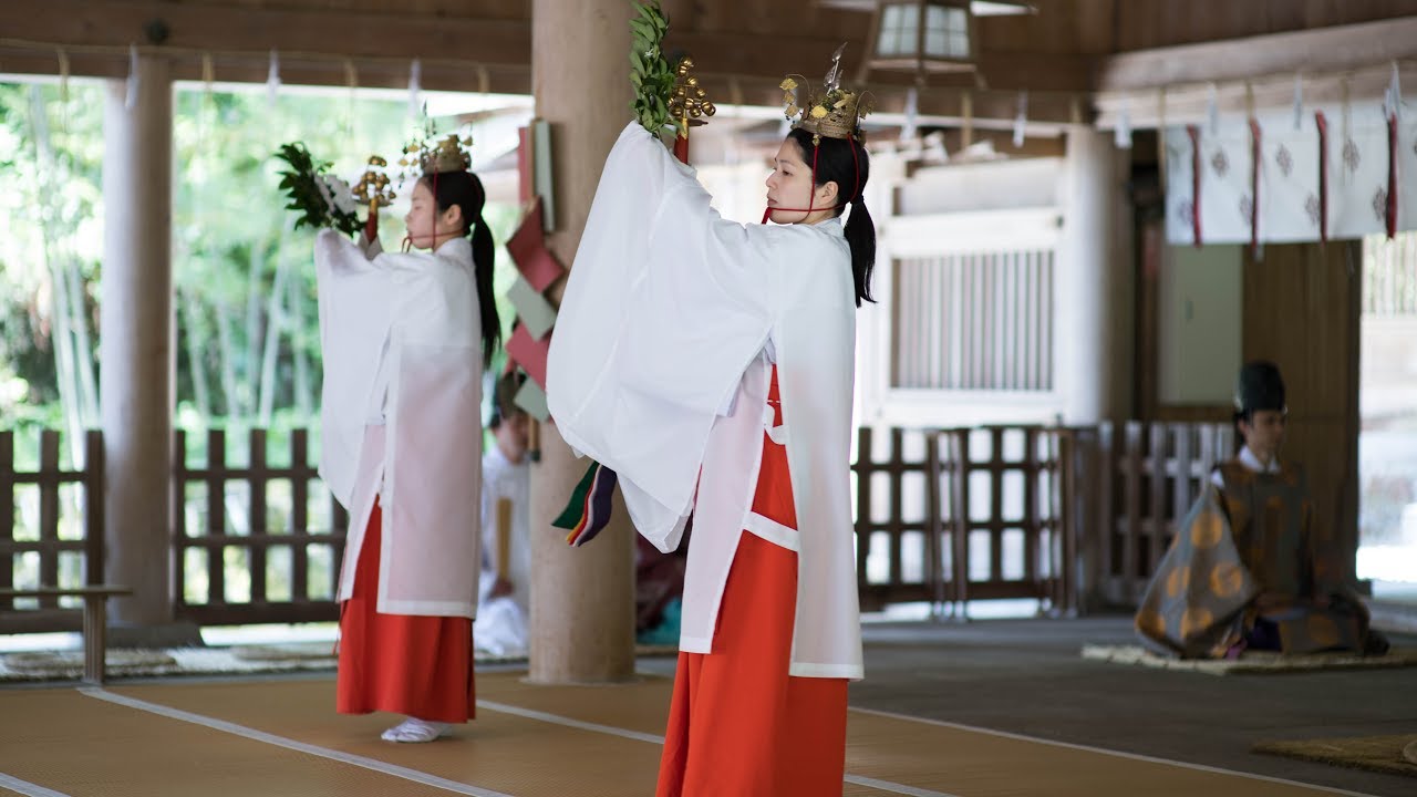 【八乙女ノ舞】美保神社 巫女舞　“Yaotome-no-Mai” – Sacred Miko Dance at Miho Shrine, Japan｜Traditional Kagura Ritual