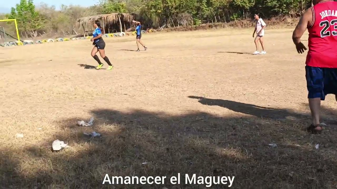 Las jemelas jugaron contra el Maguey😯