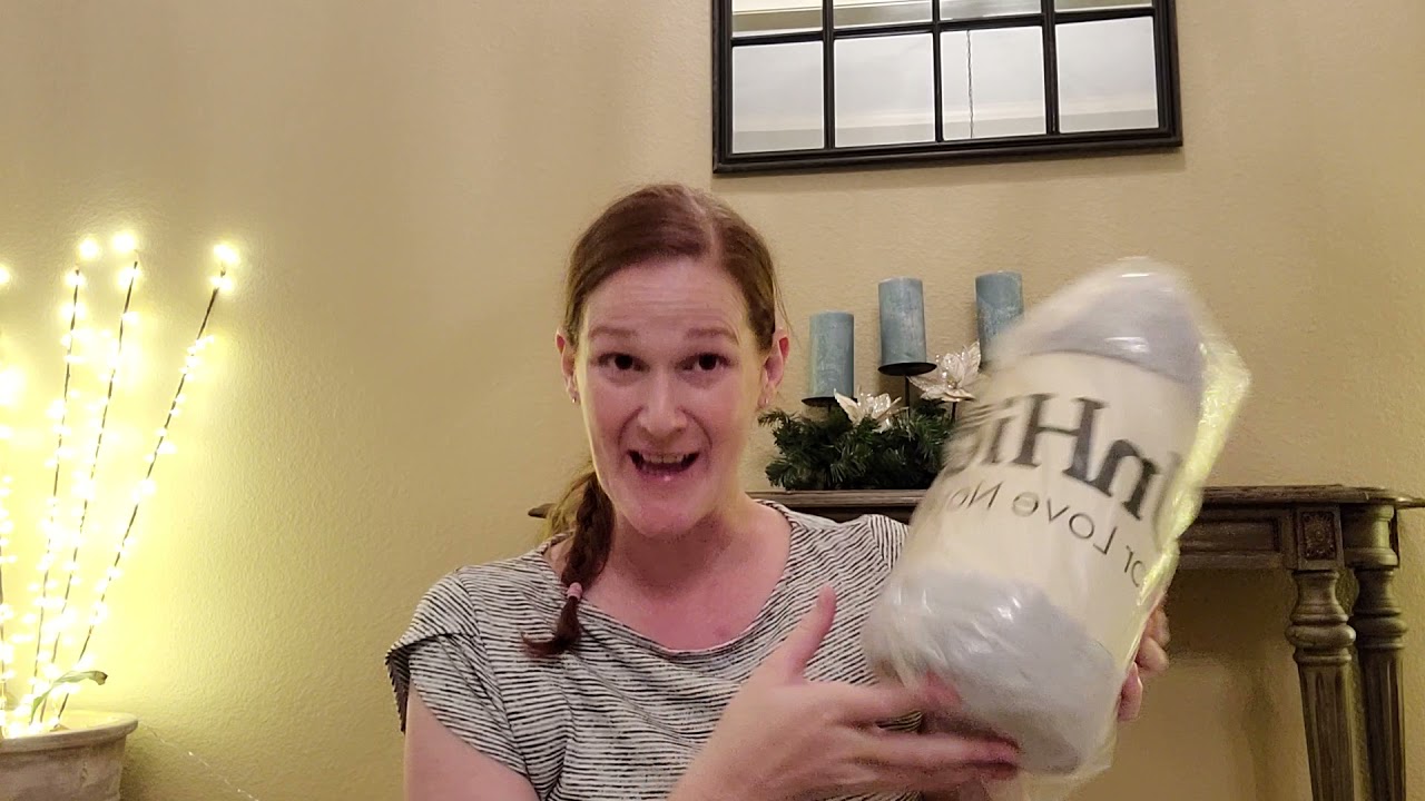 I'm back !  Unbox FabFitFun winter customized vs uncustomized boxes