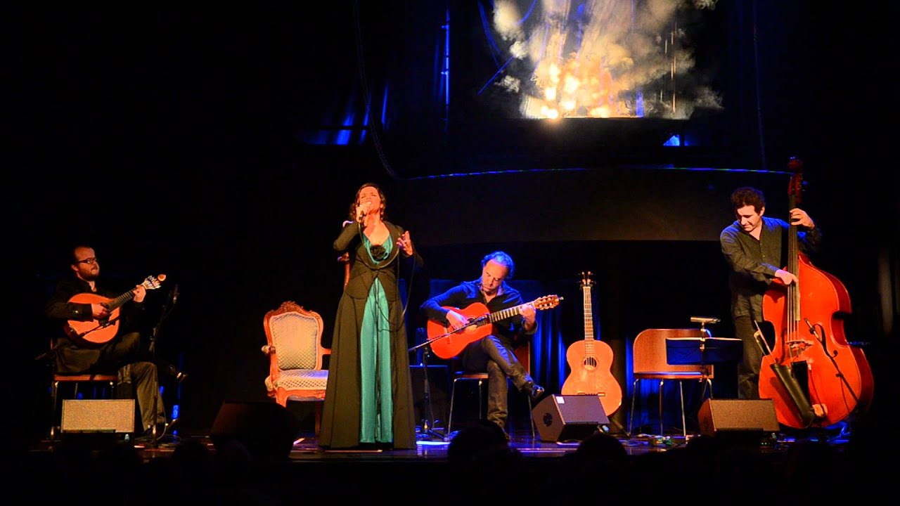 CARLA PIRES 