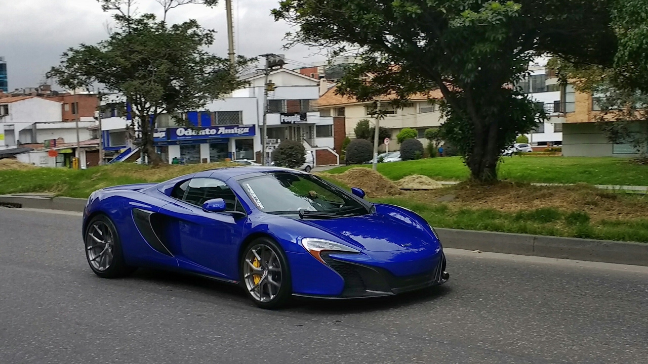 Carros buenos, raros y exóticos en Bogotá