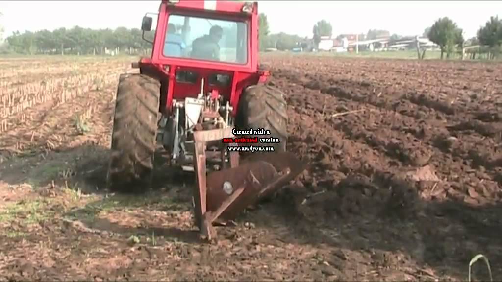 MF 1155 in aratura