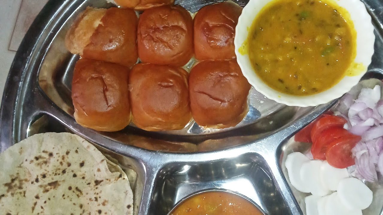 Indian M. kitchen is dopahar ka khana