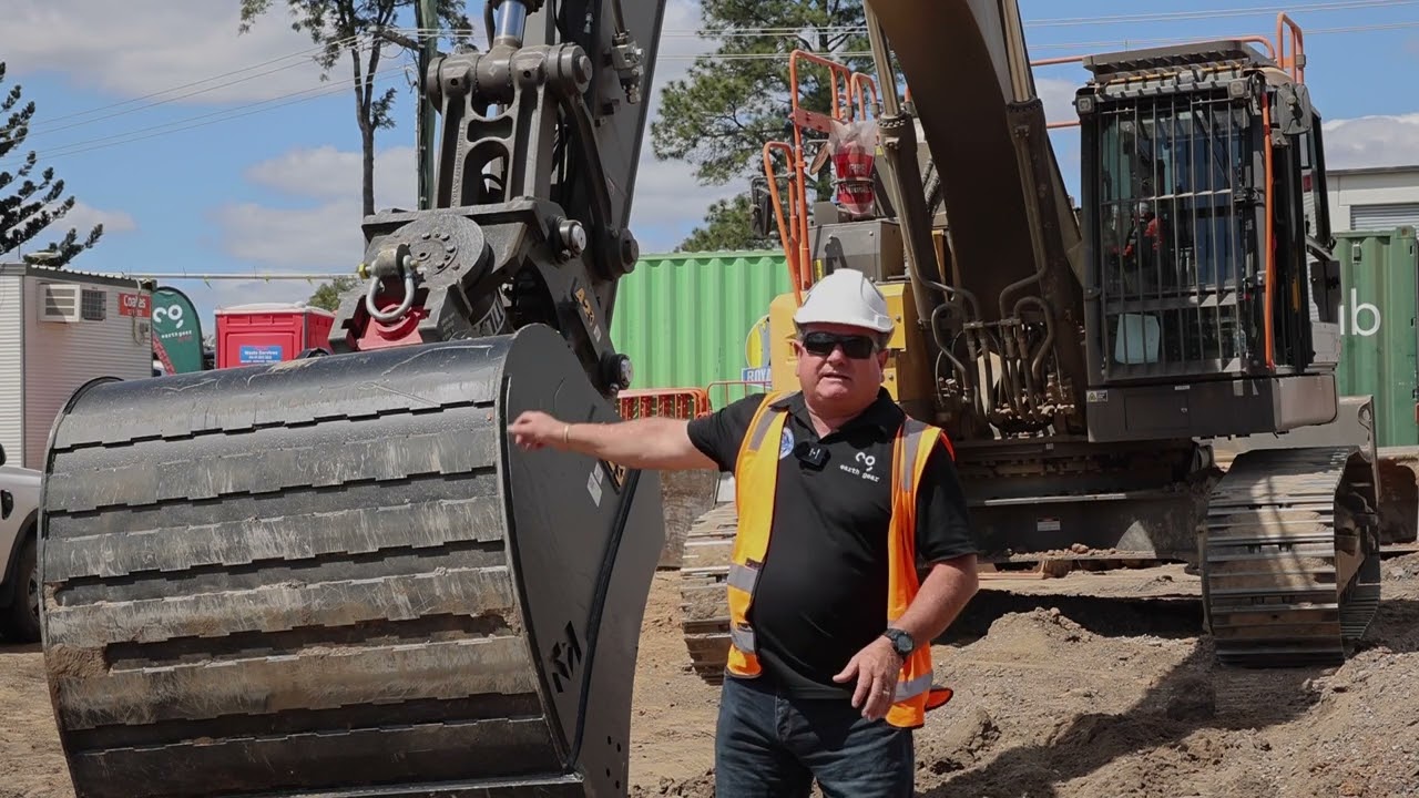 earth gear machines with Attach2 Helitilt Hitch