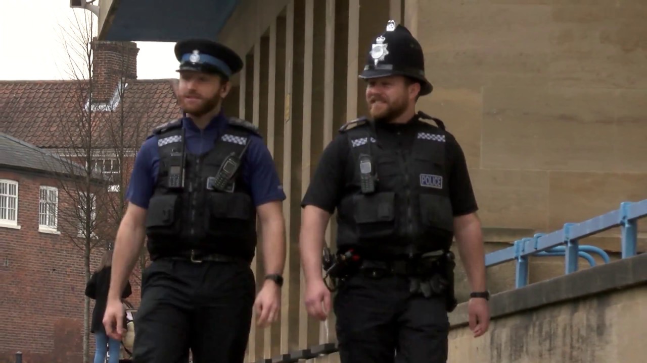Norfolk police officers to receive award after saving man's life