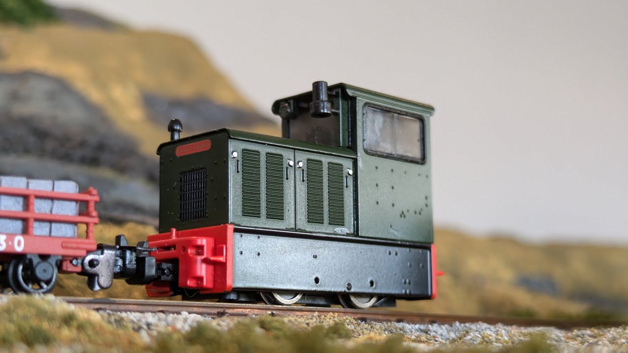 Sound-fitted Diesel OO9 Engine! (DCC Sound + Stay-alive)