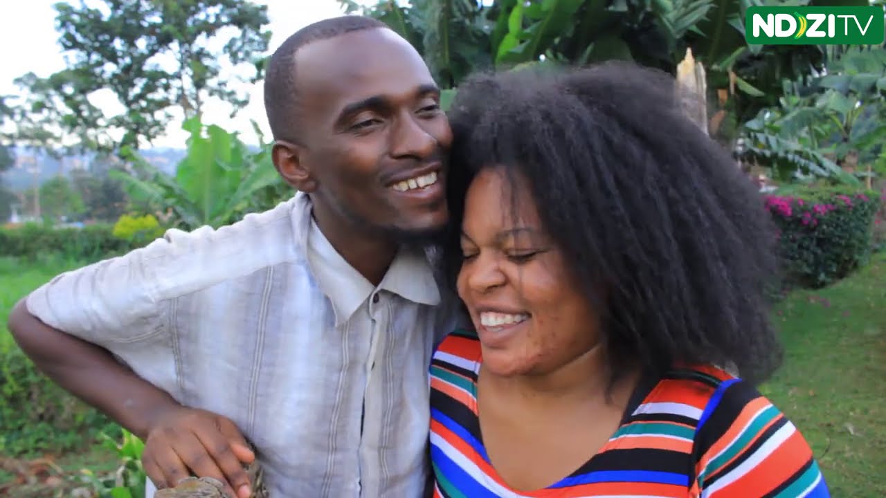 Kemunto Na Osoro Are Doing it in the Bushes