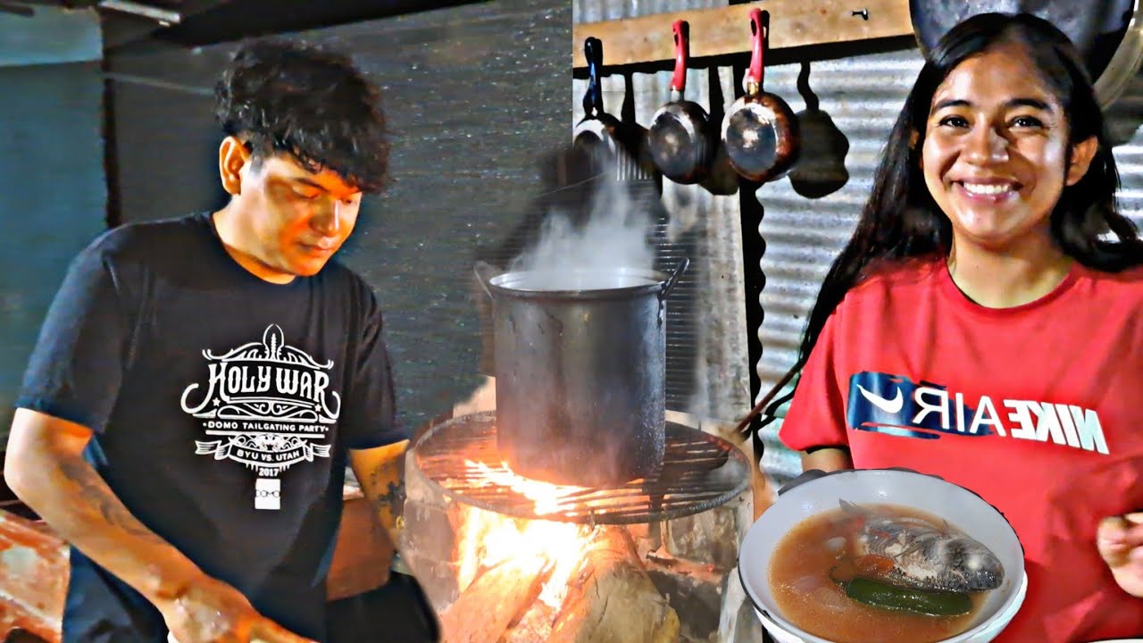 MARCO le prepara a CHINA su comida Favorita Caldo de Mariscos 100%chapin🙂🇬🇹