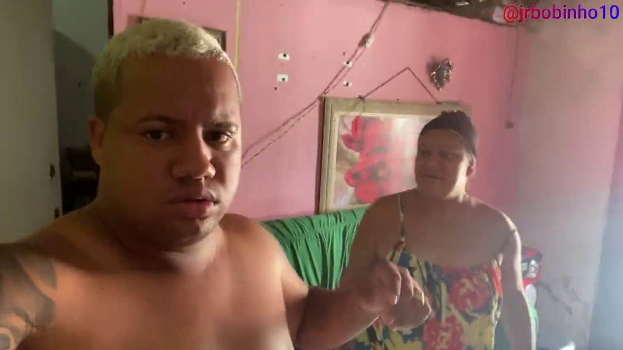 QUEM NUNCA JÁ NAMOROU NA CAMA DA SUA MÃE???