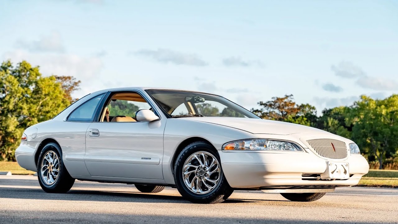 Lincoln Mark VIII 1993-98: Luksus za grosze z silnikiem od Mustanga Cobry.