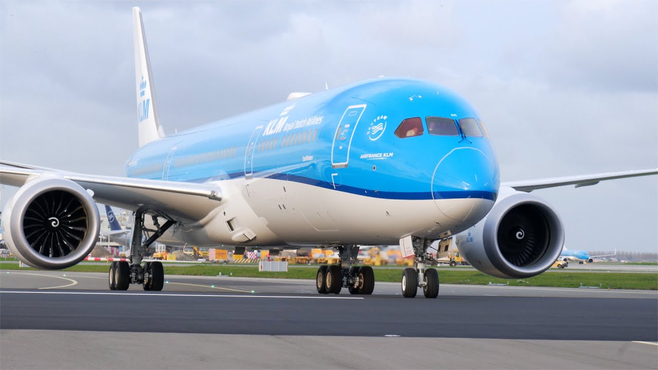 Arrival first KLM Boeing 787-9 Dreamliner