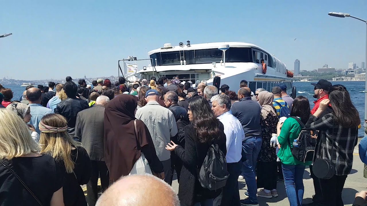 Üsküdar Eminönü Şehir Hatları Vapuru...
