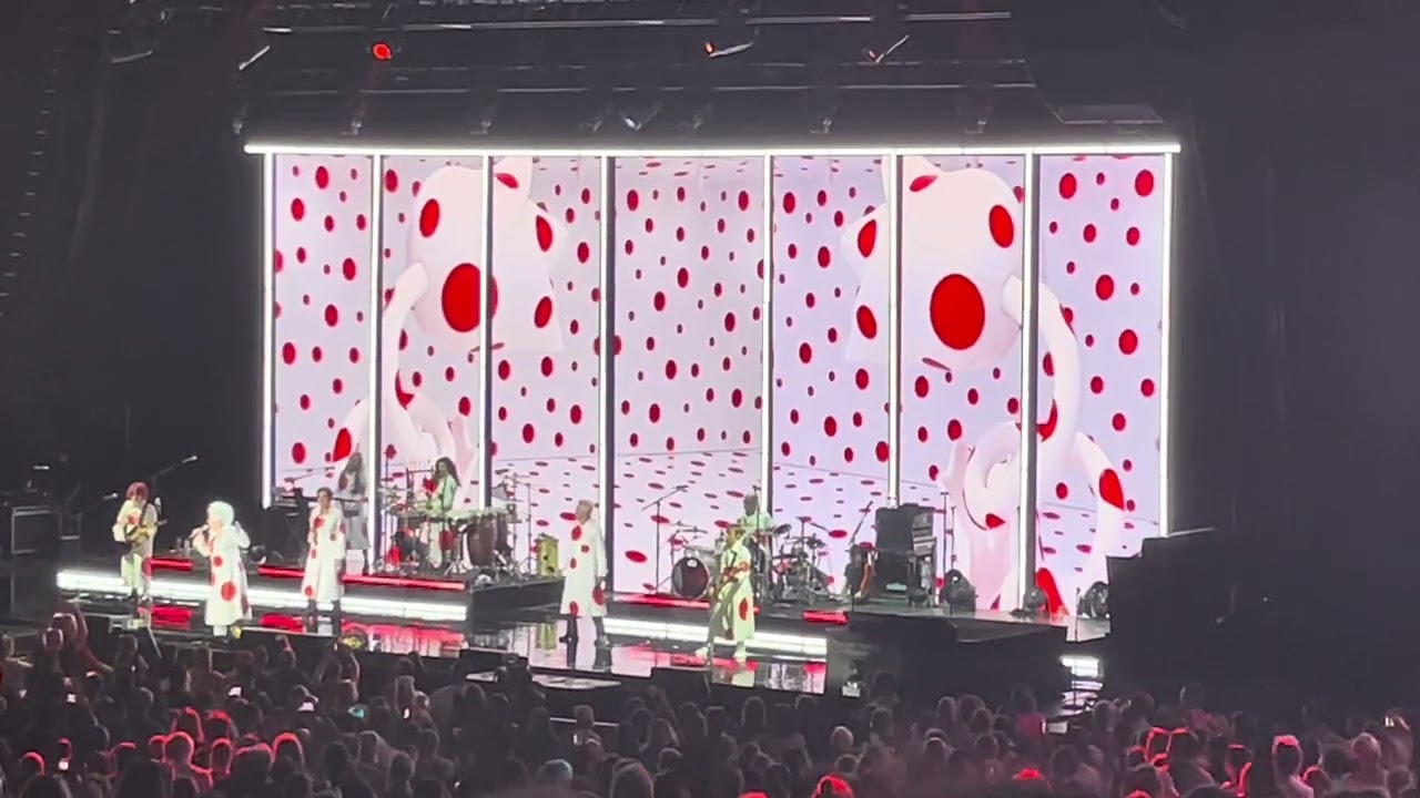 Cyndi Lauper Girls Just Want To Have Fun Live 7-17-25
