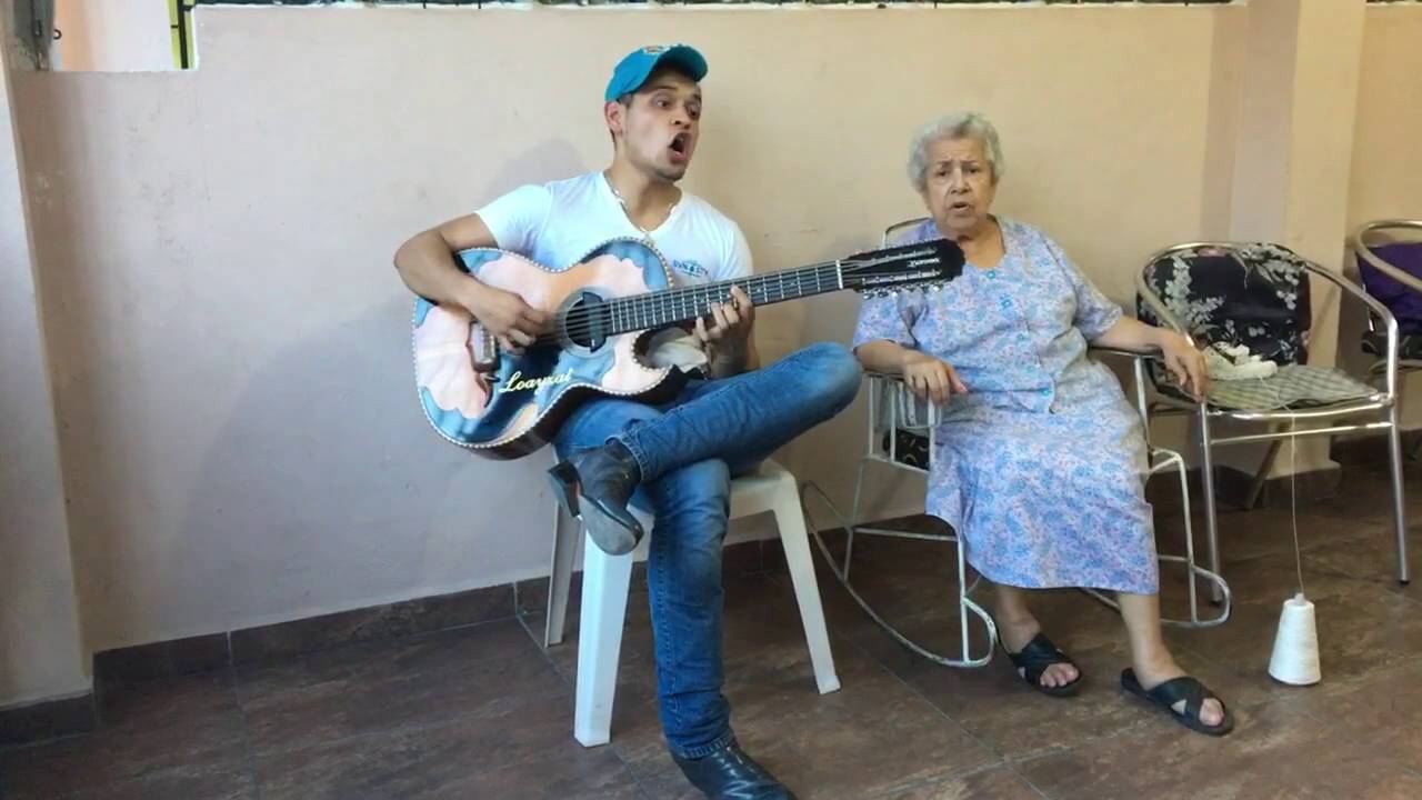 Jorge Loayzat y su abuela Irma Silva - Ingrato Amor