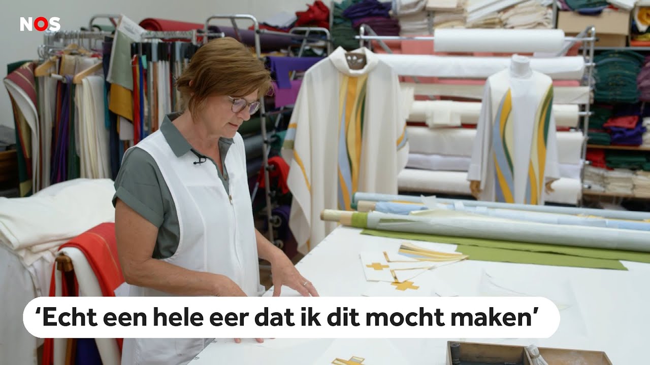Dit kleine atelier in Brugge maakt de mijter voor de paus
